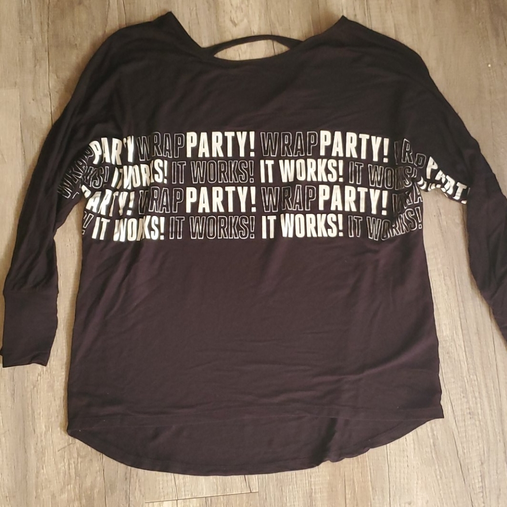 Black long-sleeve itworks shirt